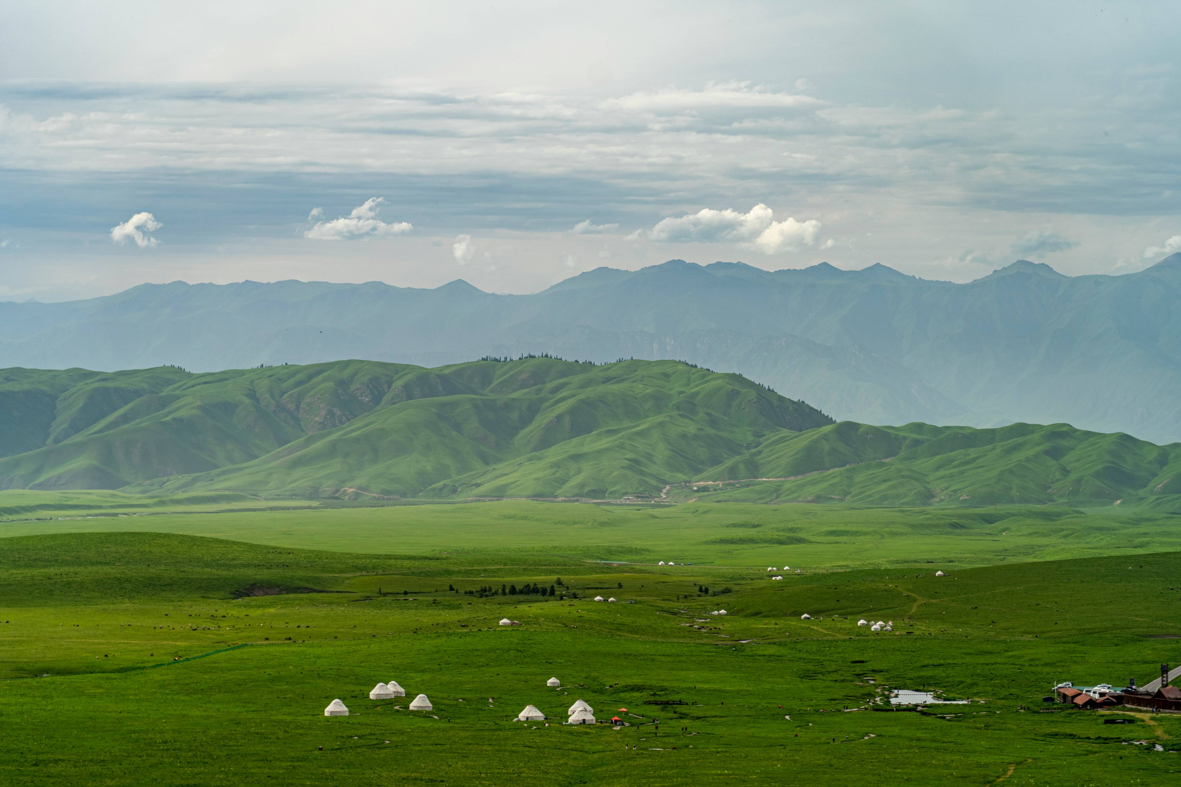 Little Switzerland in the East — Zhuo’er Mountain