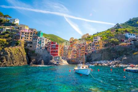 The Enchanting Cinque Terre: Fiat-Free Italy